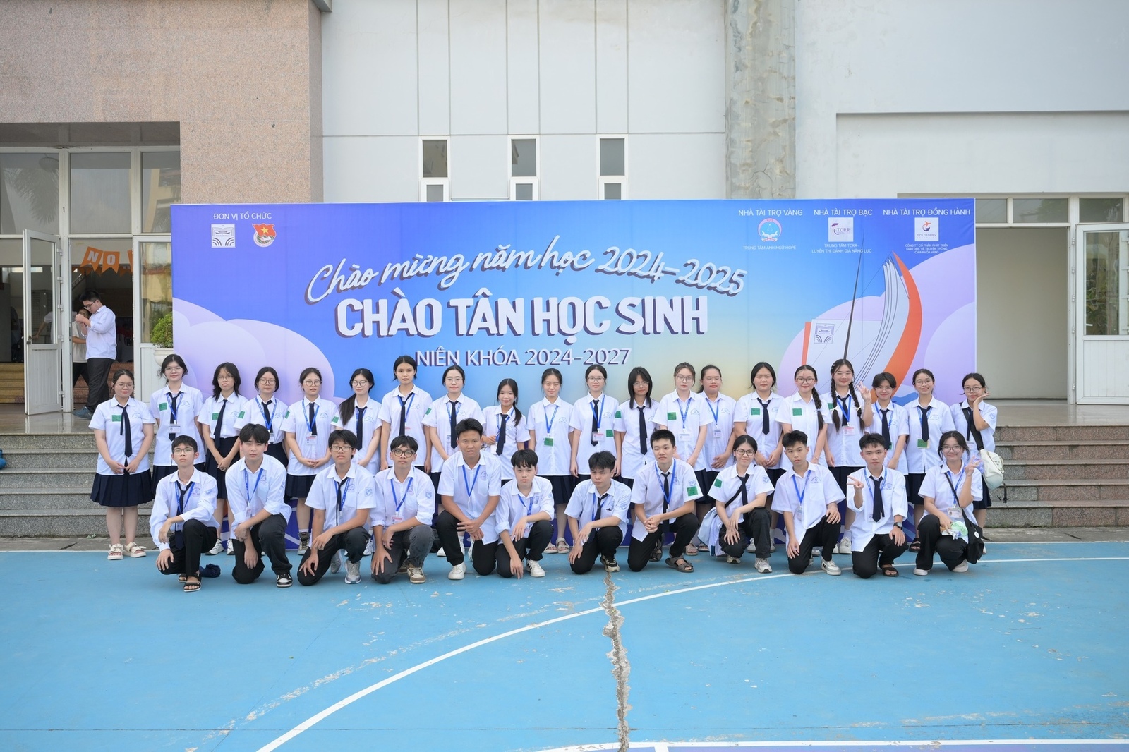 Nhấn để phóng to